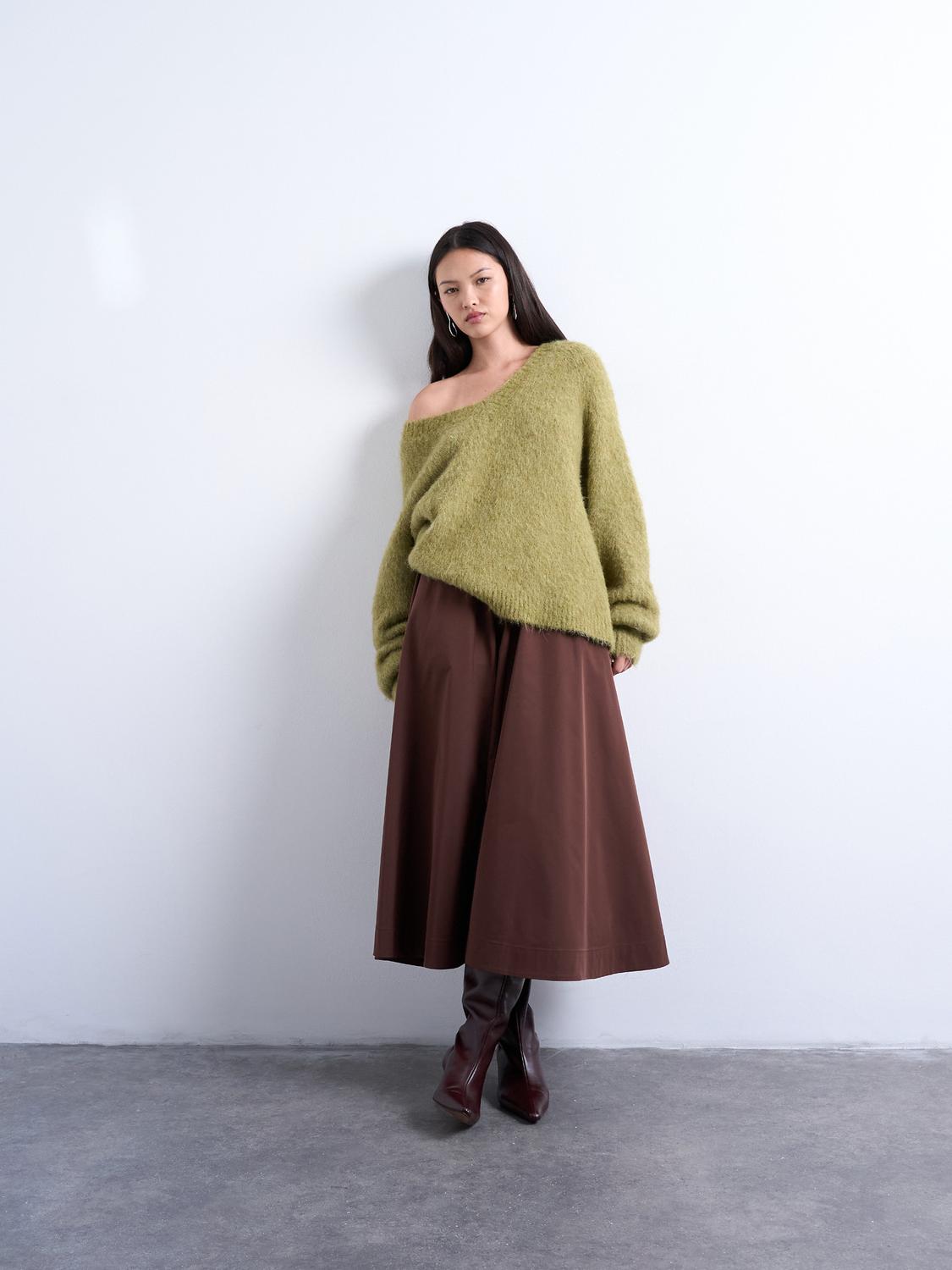 model_shot-front_full